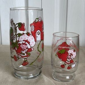 Set of vintage strawberry shortcake cups